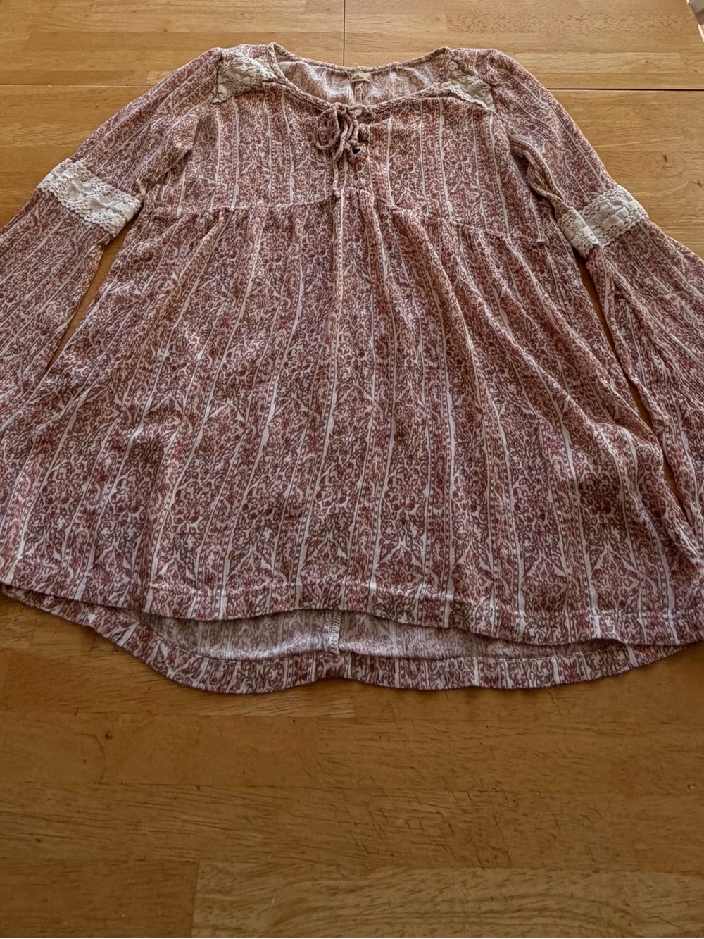 Hollister Boho Lace Bell Sleeve Flowy Top